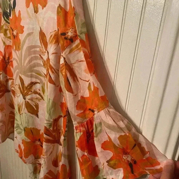 John Mark 100% linen bell sleeve top - Picture 4 of 6